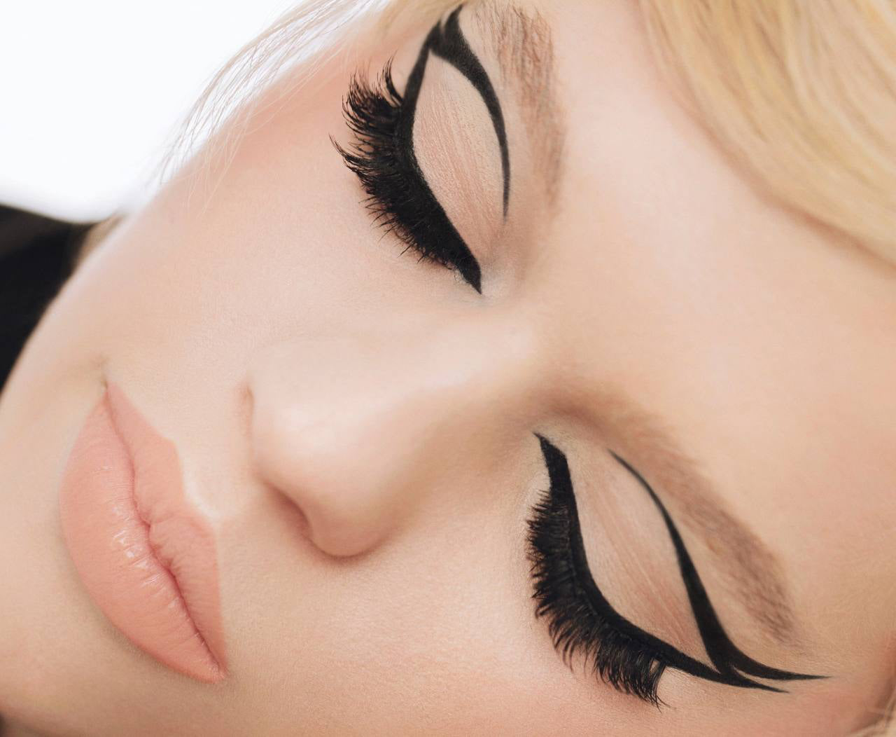 Liquid Eyeliner – Waterproof, Matte, Vegan